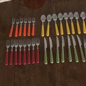Colorful Cutlery Set Plastic Handles Stainless Steel